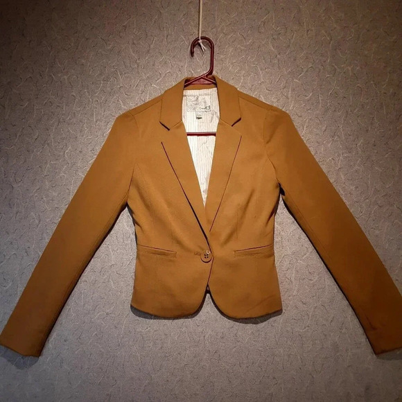Dynamite Jackets & Blazers - Women's  Dynamite Light Brown Blazer Size XS
